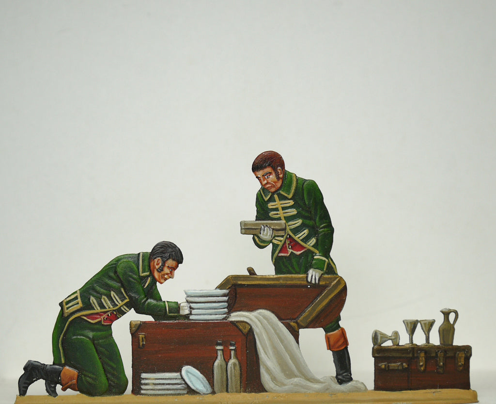 Valets unpacking travelling trunk - Glorious Empires-Historical Miniatures  