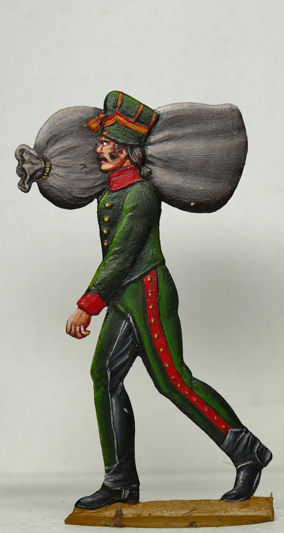 Trooper carrying bag of oats - Glorious Empires-Historical Miniatures  