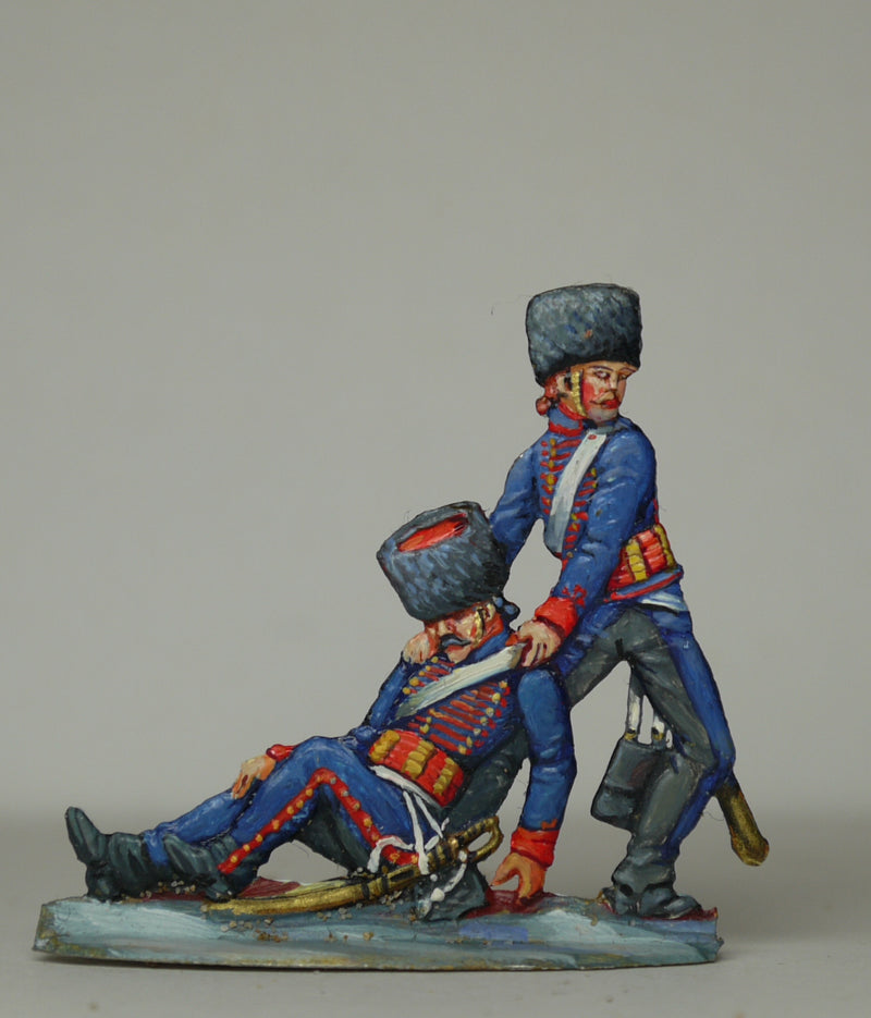 gunner dragging wounded - Glorious Empires-Historical Miniatures  