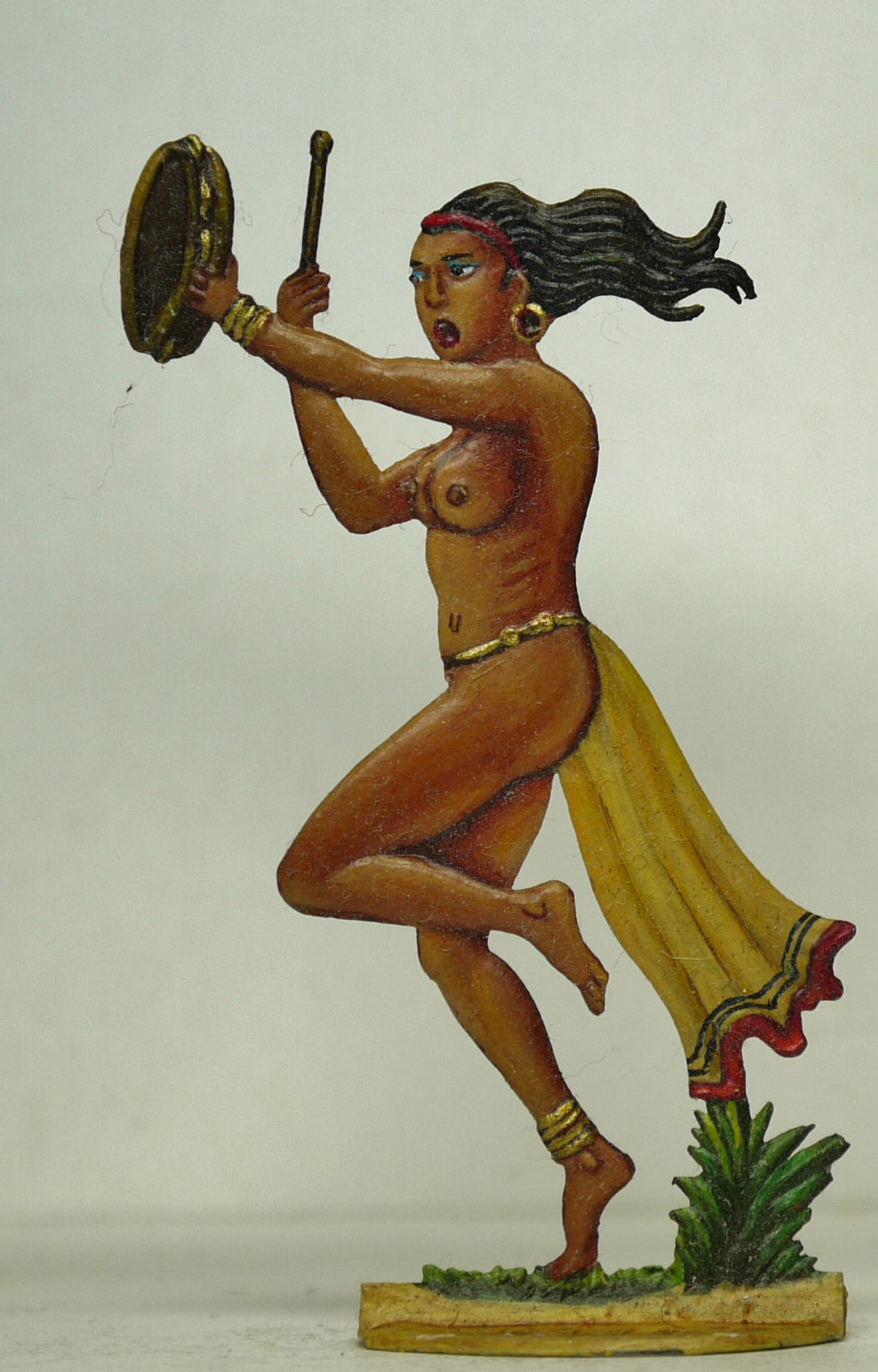 Dancer playing tamborine - Glorious Empires-Historical Miniatures  